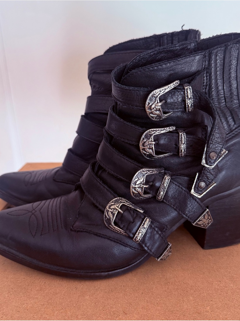 Steve Madden Black Leather Buckle Western Ankle Boots